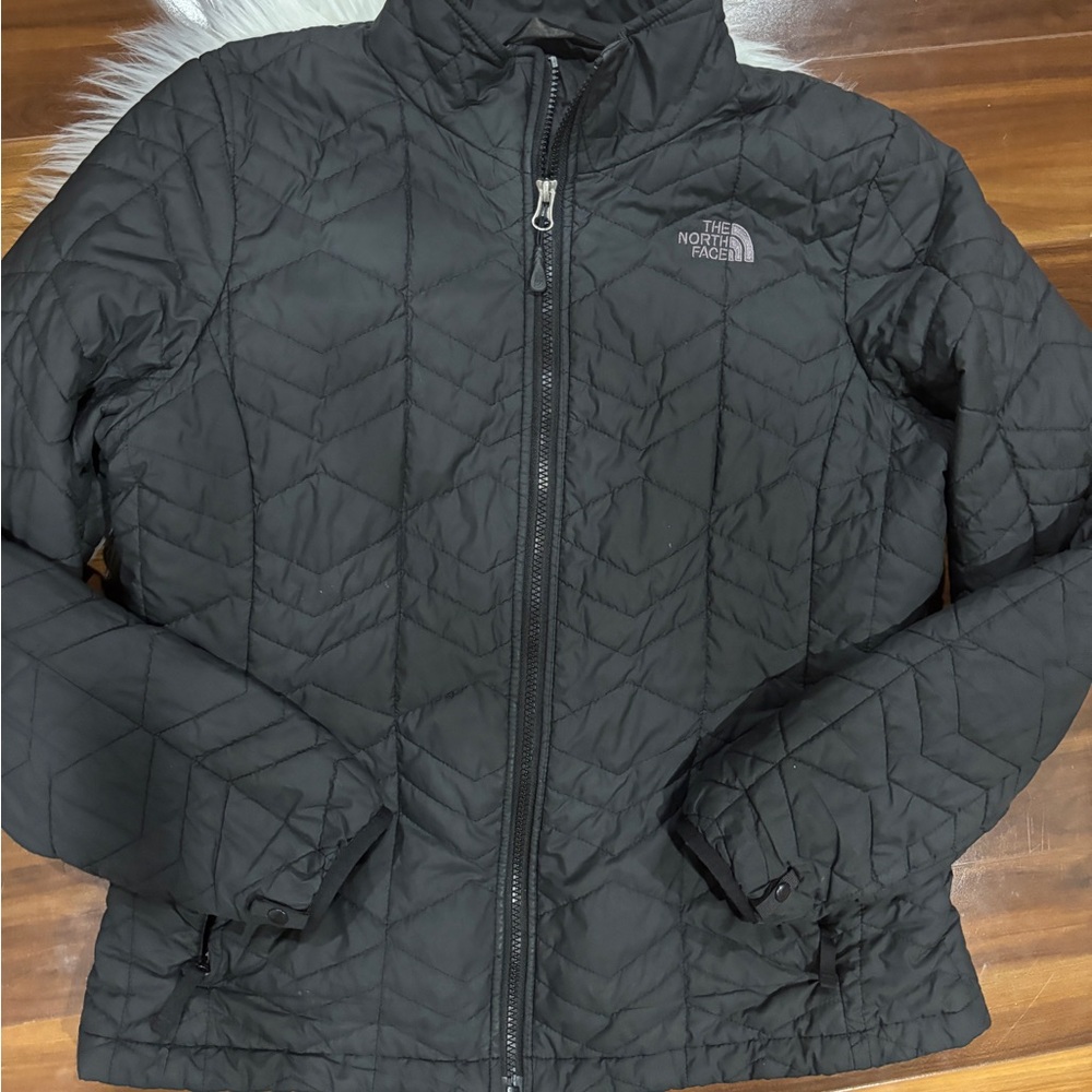 The North Face dark gray Quilted Jacket Womens medium